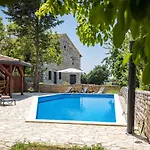 Villa Lara