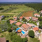 Villa Lara