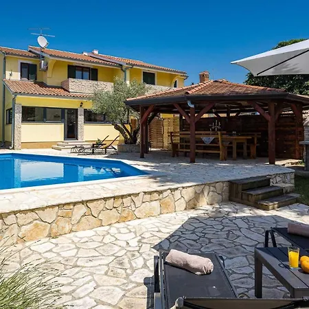 Villa Lara