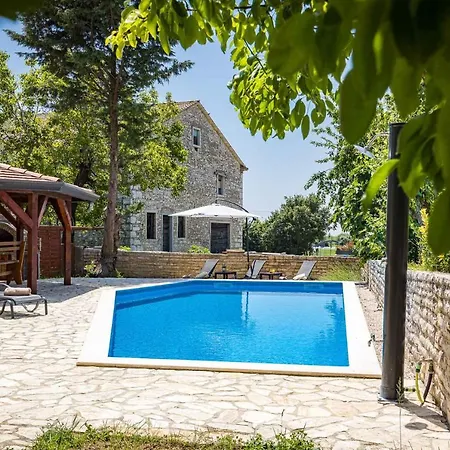 Villa Lara