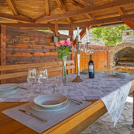 Villa Lara